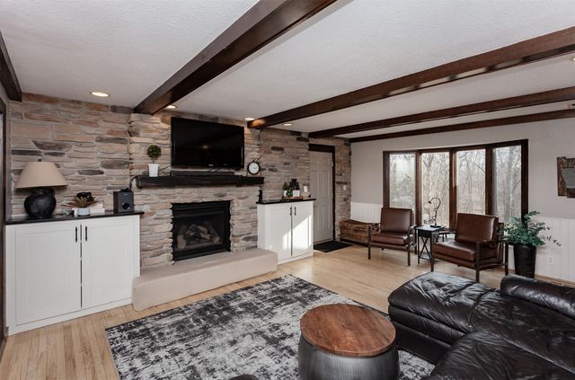 33080 Fox Creek Drive, Waukee, IA 50263