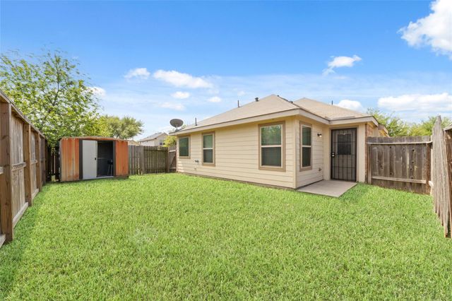 19610 Kingston Green Lane, Houston, TX 77073