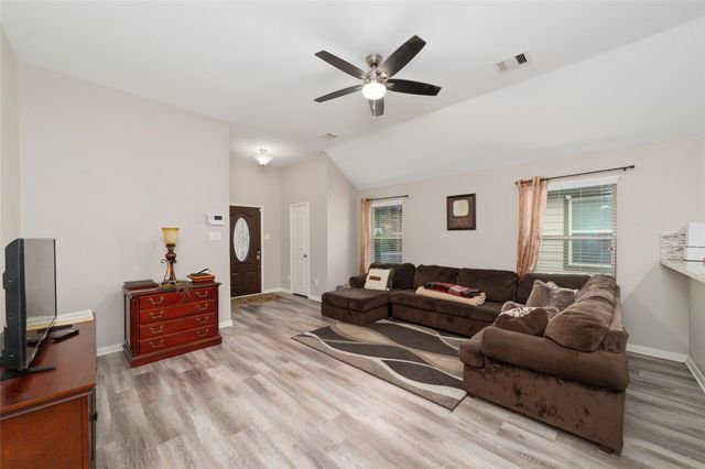 19610 Kingston Green Lane, Houston, TX 77073