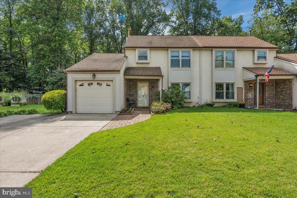 31 CHRISTOPHER RD, Voorhees, NJ 08043