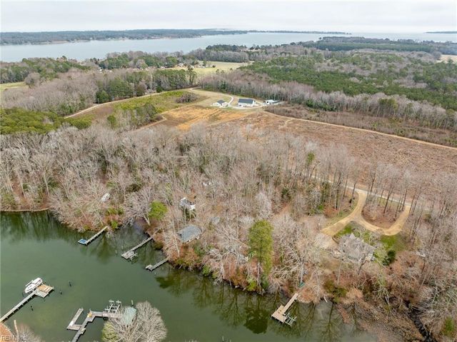 598 Rocky Point LNDG, Cobbs Creek, VA 23035