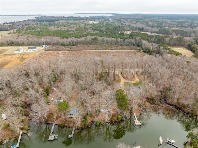 598 Rocky Point LNDG, Cobbs Creek, VA 23035