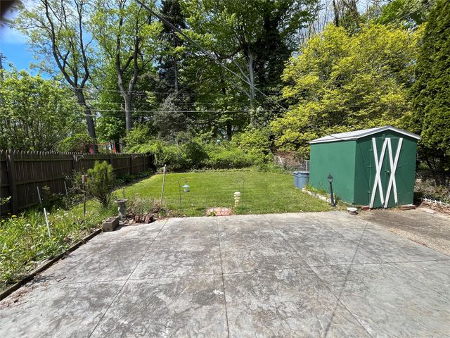 214 ANDREWS PARK Boulevard, Erie, PA 16511