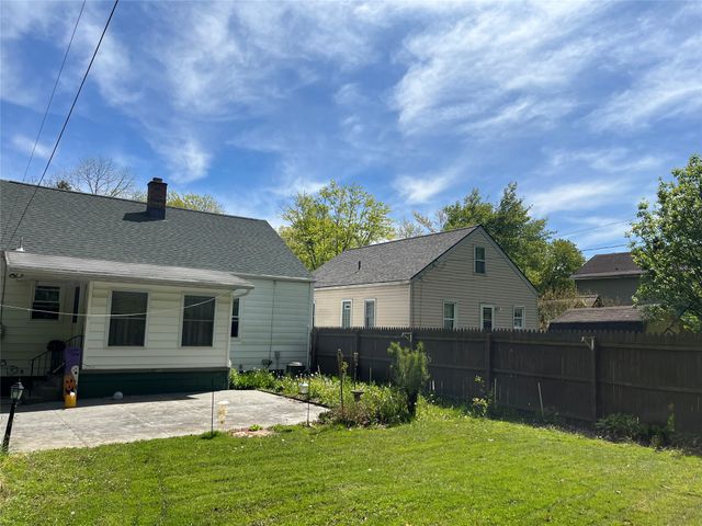 214 ANDREWS PARK Boulevard, Erie, PA 16511