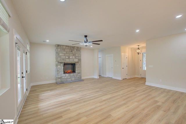 315 Lakefront Drive, Anderson, SC 29626