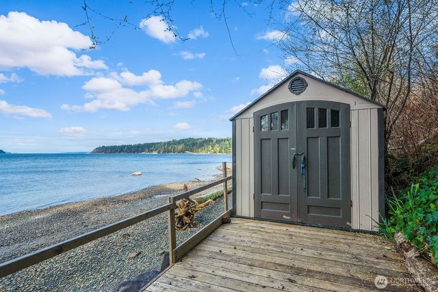14274 Olympic Drive SW, Vashon, WA 98070