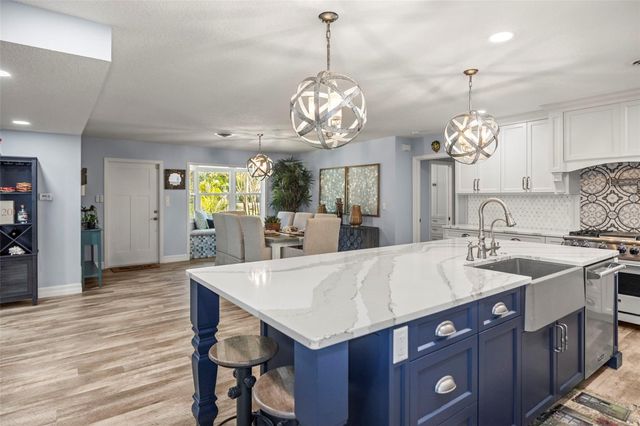 400 BROADWAY, Dunedin, FL 34698