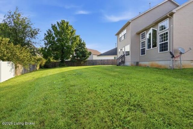 11504 Nancy Stone Ct, Louisville, KY 40229