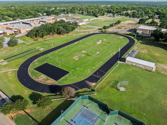 1005 W Bullock Street, Denison, TX 75020