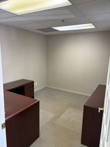 1001 E Chicago Avenue 111, Naperville, IL 60540