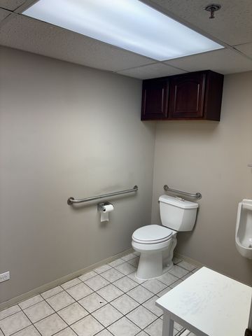 1001 E Chicago Avenue 111, Naperville, IL 60540