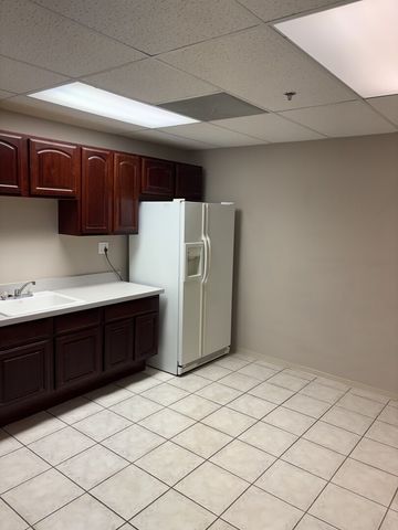 1001 E Chicago Avenue 111, Naperville, IL 60540