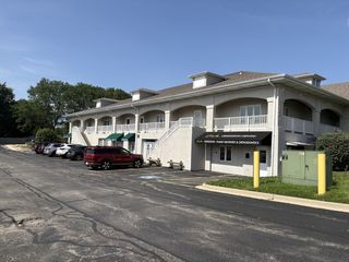 1001 E Chicago Avenue 111, Naperville, IL 60540