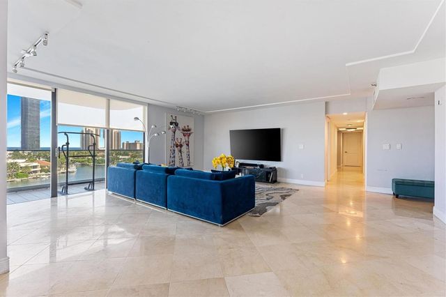 19707 Turnberry Way 9J, Aventura, FL 33180
