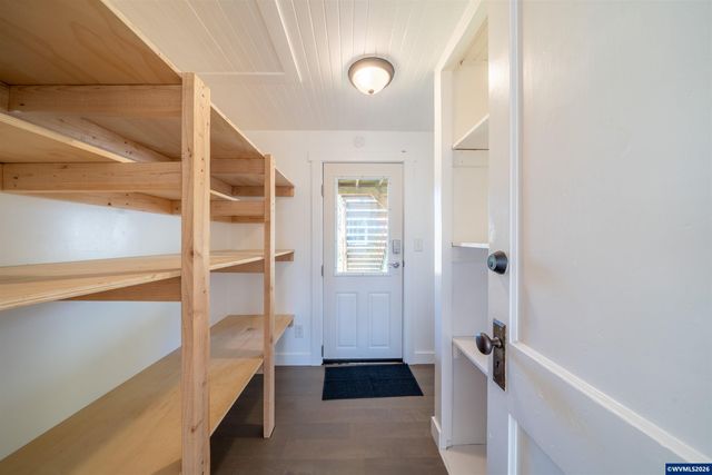 43 NW Knoxville St, Yachats, OR 97498