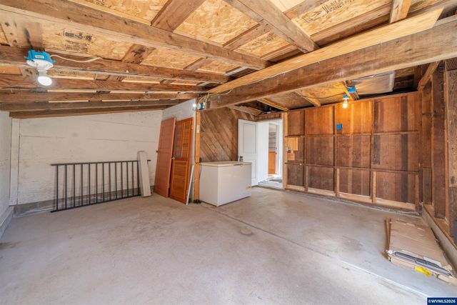 43 NW Knoxville St, Yachats, OR 97498