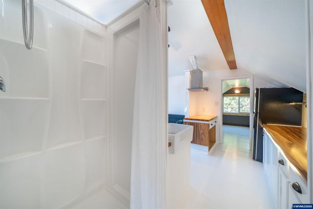 43 NW Knoxville St, Yachats, OR 97498