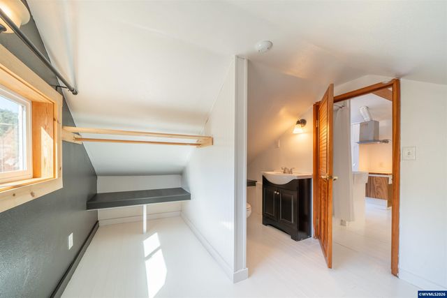 43 NW Knoxville St, Yachats, OR 97498