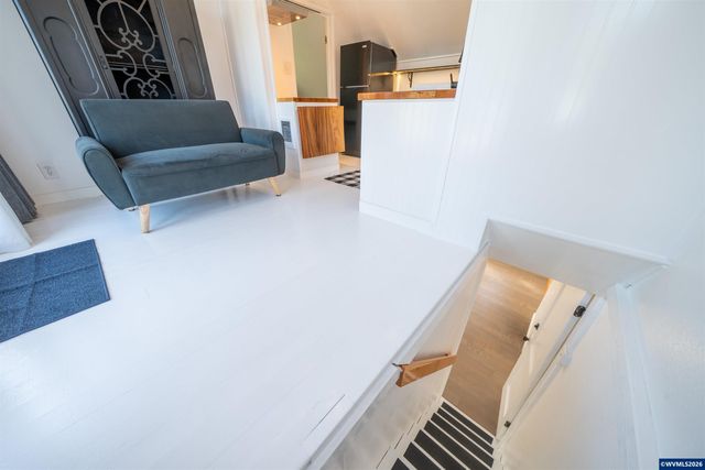 43 NW Knoxville St, Yachats, OR 97498