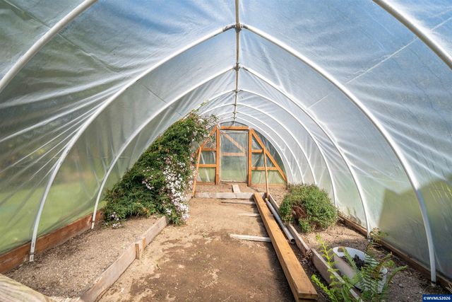 43 NW Knoxville St, Yachats, OR 97498