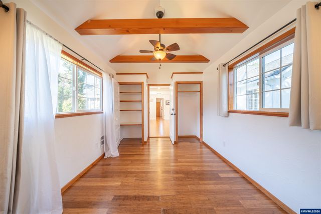 43 NW Knoxville St, Yachats, OR 97498