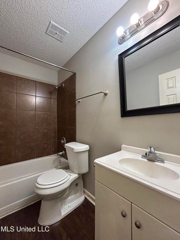 1939 Ingleside Cove, Horn Lake, MS 38637