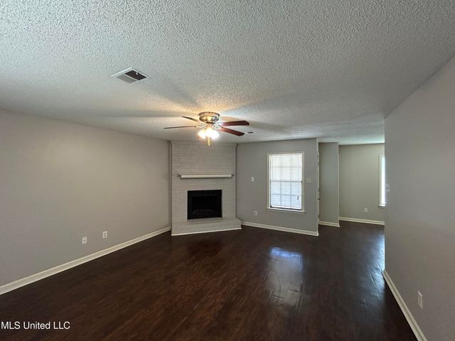 1939 Ingleside Cove, Horn Lake, MS 38637