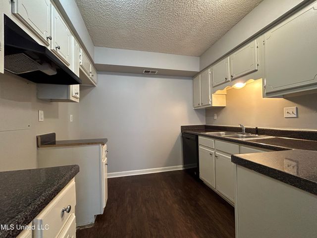 1939 Ingleside Cove, Horn Lake, MS 38637