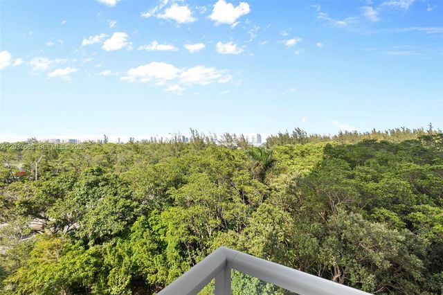 15051 Royal Oaks Lane 401, North Miami, FL 33181