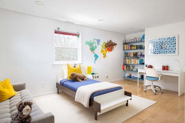 122 Garfield St, Watertown, MA 02472