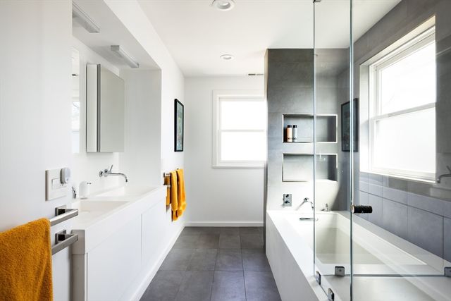 122 Garfield St, Watertown, MA 02472