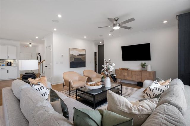 6118 Marigold Way, Atlanta, GA 30349