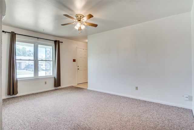 713 E Glendale Street, Crowley, TX 76036