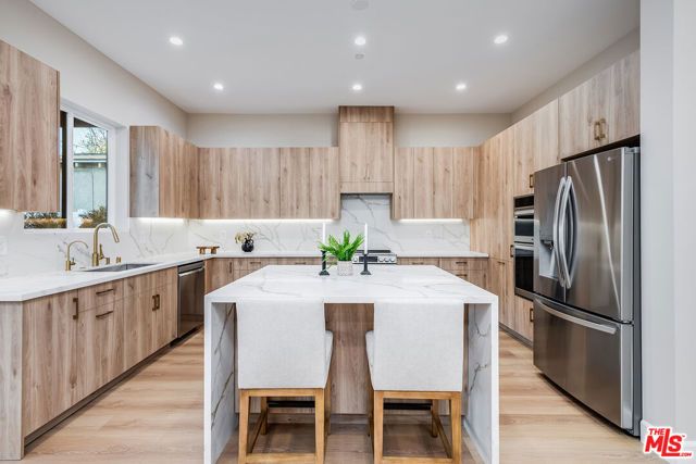 421 N Catalina Street, Burbank, CA 91505