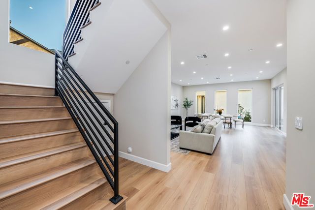 421 N Catalina Street, Burbank, CA 91505