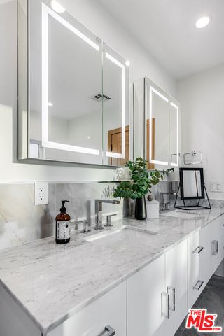 421 N Catalina Street, Burbank, CA 91505