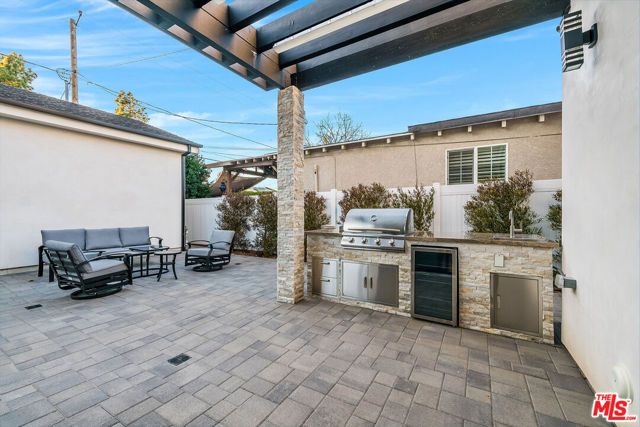 421 N Catalina Street, Burbank, CA 91505