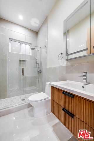 421 N Catalina Street, Burbank, CA 91505