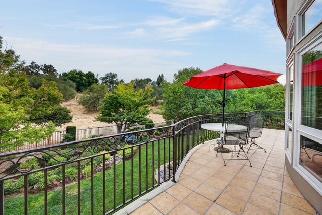 7762 Winding Way, Fair Oaks, CA 95628