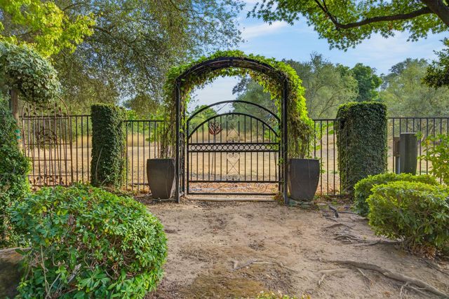 7762 Winding Way, Fair Oaks, CA 95628
