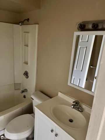 639 Monroe Street, Flint, MI 48503