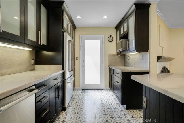 23928 Archwood Street, West Hills, CA 91307