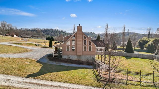 40 Forge Valley Drive, Mills River, NC 28759