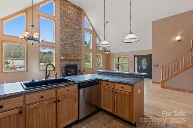 40 Forge Valley Drive, Mills River, NC 28759