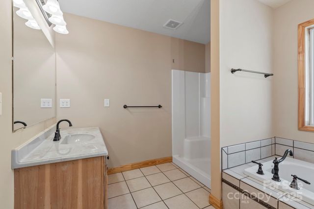 40 Forge Valley Drive, Mills River, NC 28759