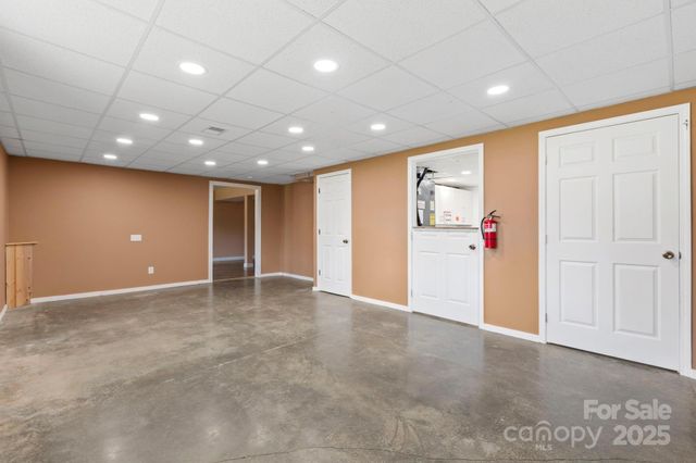 40 Forge Valley Drive, Mills River, NC 28759