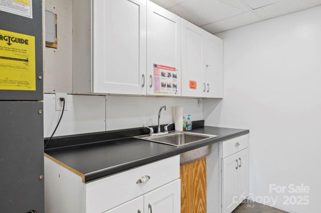 40 Forge Valley Drive, Mills River, NC 28759