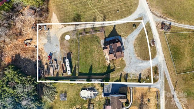 40 Forge Valley Drive, Mills River, NC 28759