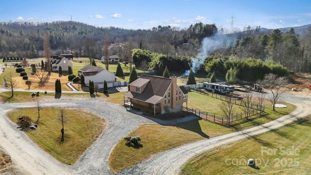 40 Forge Valley Drive, Mills River, NC 28759