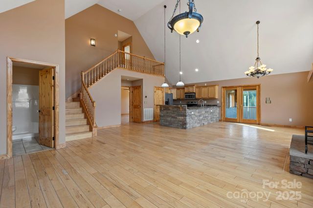 40 Forge Valley Drive, Mills River, NC 28759